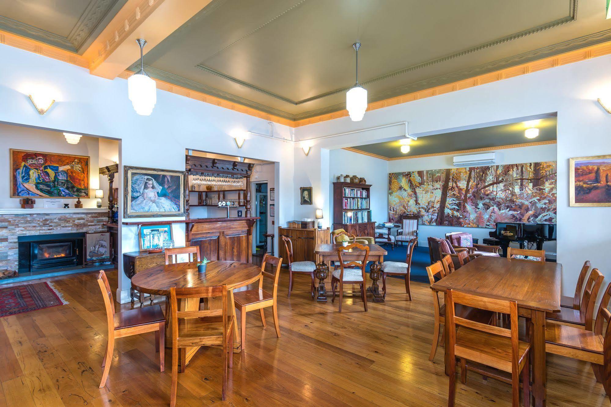 Northern Arts Hotel Castlemaine Exterior photo